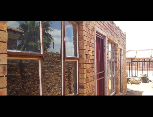 3 BEDROOM HOUSE SOLD IN SOSHANGUVE BB
